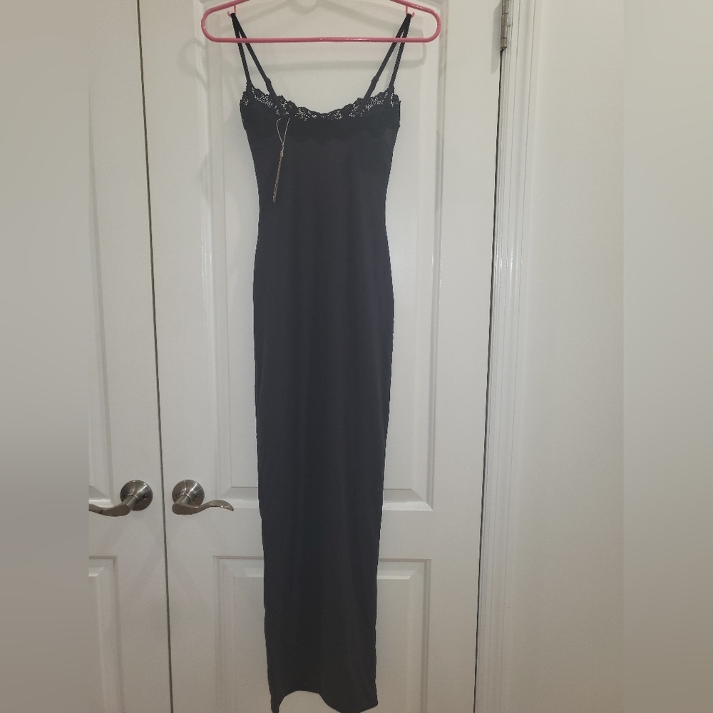 1. NWT SKIMS FITS EVERYBODY CORDED LACE LONG SLIP DRESS - Picture 6 of 10